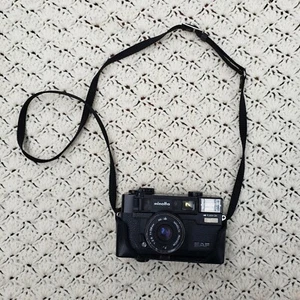 Vtg Minolta Hi-Matic AF Point & Shoot Film Camera 38mm F2.8 Lens JAPAN - Picture 1 of 7