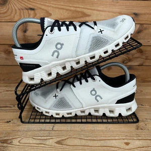 On Running Turnschuhe Damengröße UK 5,5 Cloud X 3 weiß schwarz Fitnessstudio Schweizer Schuhe - Bild 1 von 13