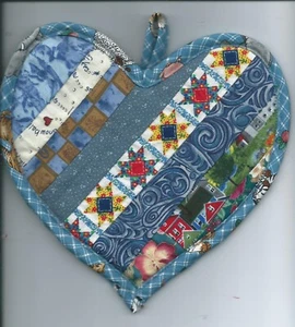 NUEVO azul FORMA DE CORAZÓN piezado HOTPAD POTHOLDER hecho a mano San Valentín AMOR Reversible - Imagen 1 de 2