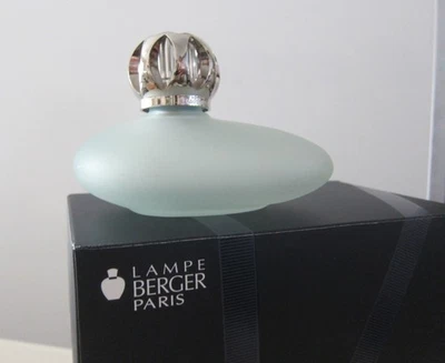 Lámpara difusora de fragancia de vidrio esmerilado verde guijarro París Lampe Berger Foto 1 de 4