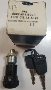 OEM Ford D8RZ-6443505-F Lock Cylinder w/ Keys & Code Tag - Picture 1 of 10