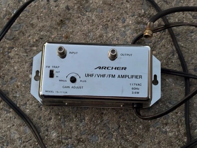 RadioShack Archer 15-1113a 20dB Signal Amplifier UHF/VHF/FM w/Gain & FM Trap - Image 1 of 2