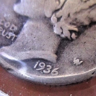ERROR 1936 MERCURY DIME SILVER - DOUBLE TO THE LEFT DESIGNER INITIALS-DOUBLE 3 - Image 1 of 4