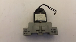 CR CR9321-LC-ACA CURRENT SWITCH/SENSOR 100AMP 240VAC MAX 50HZ-400KHZ W/ BASE - Picture 1 of 5