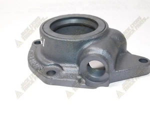 93161 Used New Process REAR RETAINER - Picture 1 of 4