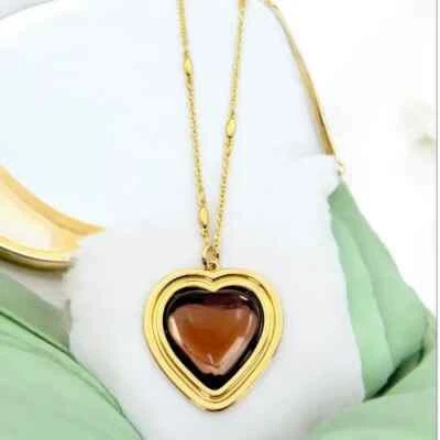 Collar colgante corazón oro Tory Burch. Venta al por menor $158 Foto 1 de 4