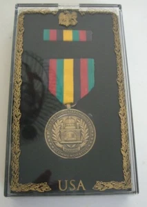LIBERATION OF AFGHANISTAN MEDAL AVEC RIBBON § SUPPORT   SOUS COFFRET  - Picture 1 of 2