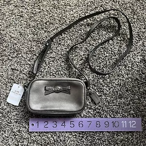 COACH Silver TURNLOCK BOW Leather CROSSBODY PURSE Mini camera bag Wallet Hangtag - Picture 1 of 3