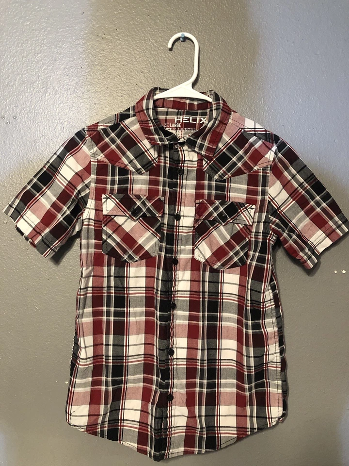 Camisa de manga corta con botones Helix para niños talla grande a cuadros rojos y azules Foto 1 de 3