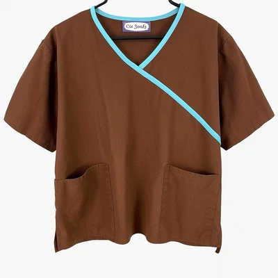 Blusa Médica Citi Cuello en V Marrón con Borde Aqua 2XL Mezcla de Algodón Enfermería Foto 1 de 4