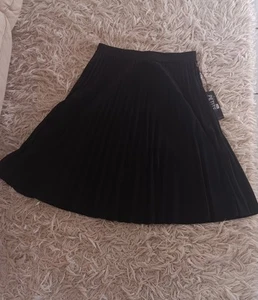 Elizabeth & Nicole Pleated Black Elastic Waist Skirt SZ P XL NWT - Picture 1 of 3