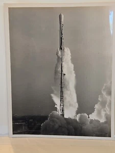 Fotografías originales de lanzamiento de cohetes de la NASA de 8 x 10 - Imagen 1 de 2