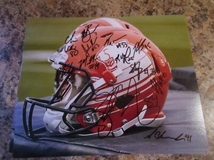 2017 BC LIONS SIGNED 8X10 MATTE TEAM HELMET PHOTO MINIMUM 13 SIGNATURES - Picture 1 of 2