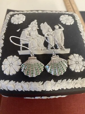 Delicados pendientes de alambre francés concha de ley 925 piedras esmeralda creadas en laboratorio Foto 1 de 4