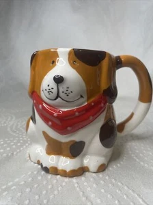Taza de café Pier 1 Imports 3D para perro blanco marrón rojo bufanda - Imagen 1 de 4