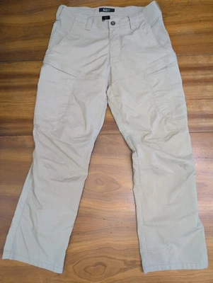 Pantalones tácticos Apex 5.11 para hombre 32x30 caqui SDB 74434-055 ropa de trabajo utilitaria viaje Foto 1 de 4