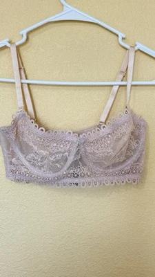 Sutiã Victoria’s Secret muito sexy renda balconette 34C sem forro transparente (descontinuado) - Imagem 1 de 4