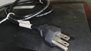 5 Fuß, 3-polig schwarz 10 Ampere, 125 Volt Netzkabel - Bild 1 von 4