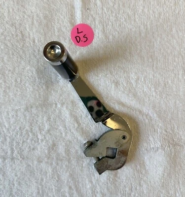 Manija interior de la puerta del lado del conductor 64-66 Imperial 1964-65 Chrysler New Yorker LH Foto 1 de 4