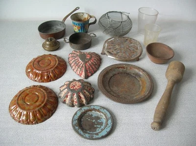 Ancienne dinette en métal sérigraphié bois jouet accessoire maison de poupée - Photo 1/4