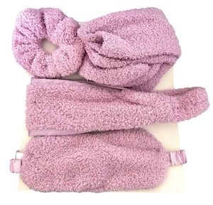 Cozy Set w/ Sleep Mask, Spa Headband, Scrunchie & Crew Socks - One Size - PINK - Picture 1 of 5