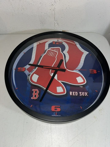 Boston Red Sox MLB Hunter 2012 15” Wall Clock Glass Front Works Great Cover