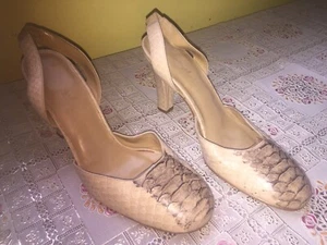 Cute Snakeskin Sling Back Dress Shoe, Two Tone Color Medium HeightHeels size 7.5 - Bild 1 von 6