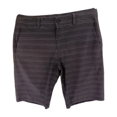 Pantalón Corto Hang Ten Híbrido Para Hombre Gris Carbón Oscuro con Rayas Negras Talla 34 Foto 1 de 4