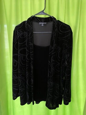 ELEMENTZ Conjunto Doble Preciosa Chaqueta Terciopelo Negro Con Adjunto Terciopelo Negro Cami 2X Foto 1 de 4