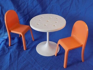 Barbie Dreamhouse Mesa Blanca y Sillas Naranja FHY73 Reemplazos Mattel 2018 - Imagen 1 de 3