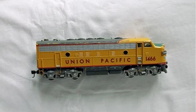 HO Model Power? Diecast F7 Diesel Locomotive Union Pacific X1466 Runs Lights - Image 1 of 4