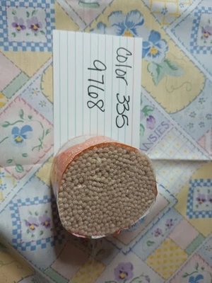 Pacote com 3 fios de tapete acrílico Bucilla Bernat Dupont cor pré-cortada 335 lote 9768 - Imagem 1 de 3