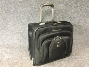 TravelPro Altitude Crew 9 Laptop Business Briefcase Carry On Suitcase - Picture 1 of 6