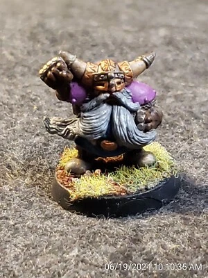 WARHAMMER: BLOOD BOWL - DWARF #4 PAINTED METAL MINIATURE AS SHOW (C18B2)........ - Image 1 of 4