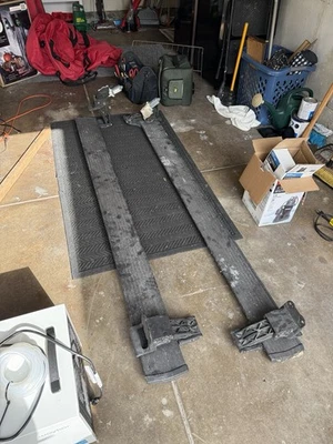 PLACAS AMP RESEARCH POWERSTEP PARA DODGE RAM 1500 2500 3500 2010-2018  Foto 1 de 4