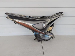 Faro LED pasajero derecho Toyota Prius 2016 2017 2018 - Imagen 1 de 8