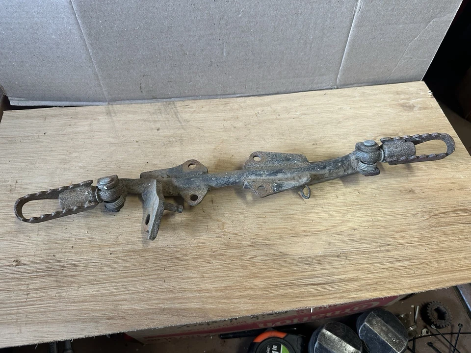 Pie delantero Honda CT70 70-74 Trail y soporte de montaje OEM -W3 Foto 1 de 4
