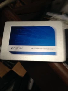 Crucial... CT1000BX100SSD1 ...1TB Internal 2.5 INTERAL SATA SSD...TESTED - Afbeelding 1 van 4