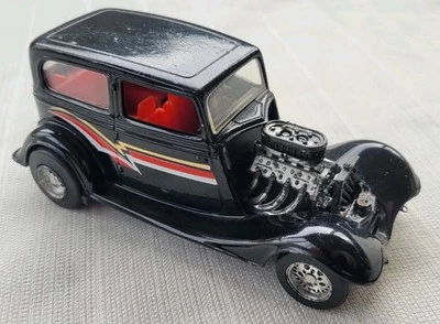 Ford sedán Majorette Hot Rods 1934 vintage escala 1:32 negro Foto 1 de 4