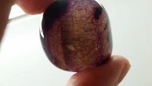 AGATE VIOLETTE pierre roulée mineraux lithotherapie collection esoterisme reiki - Picture 1 of 3