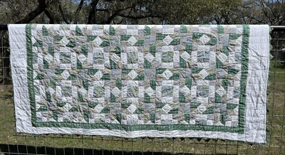 Vintage Machine Pieced Hand Quilted Shining Star Block Queen 88”x97” MINOR FLAWS - Image 1 of 4