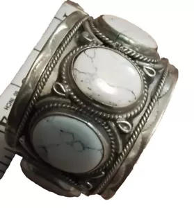 buffalo White cuff bracelet Mexico Silver Signed Broken Stones And Bent In - Bild 1 von 5