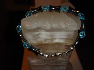 PULSERA DE MUJER HECHA A MANO 7 3/4" 8 MM HUESO HEMATITA AZUL CRISTAL CUENTAS - Imagen 1 de 6