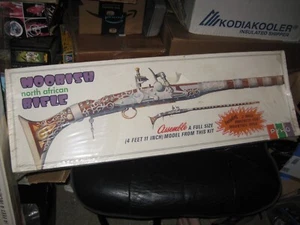 Modello fucile moresco nordafricano vintage sigillato di Pyro - lungo quasi 5 piedi - Foto 1 di 1