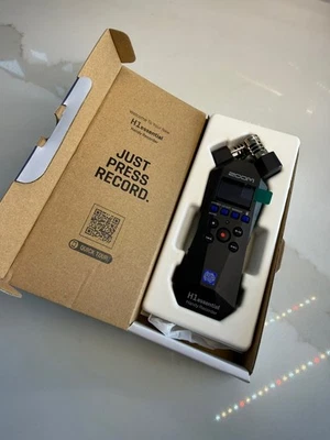 Zoom - H1essential, 32-bit/96kHz Handheld Recorder and 2x2 USB Audio Interface w - Image 1 of 4