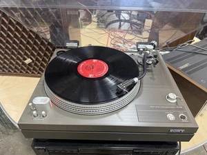 Sony PS-6750 Direct Drive Turntable Record Player in Very Good Condition - Picture 1 of 2