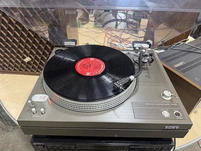 Sony PS-6750 Direct Drive Turntable Record Player in Very Good Condition - Image 1 of 2