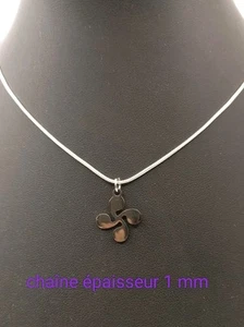 Collier Argenté , Chaîne 1mm Et Lauburu Sans Contour Couleur Argent Brillant - Imagen 1 de 6