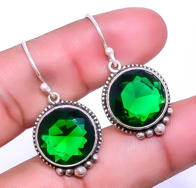 Pendiente Bali de plata de ley 925 con diopsido cromado 1,48" A357 Foto 1 de 4