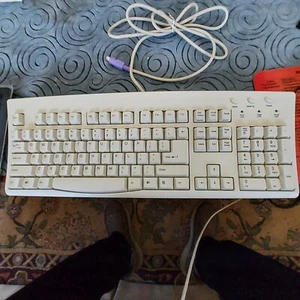 TECLADO Solid Tek S/N: 203340134 (P/S2), BLANCO. NUEVA CAJA ABIERTA. SERÁ REBOXED. - Imagen 1 de 2
